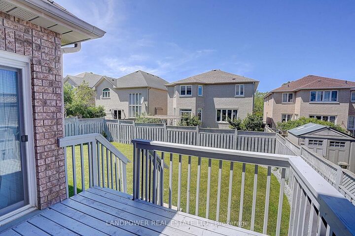 60 Valleyford Avenue — photo 1