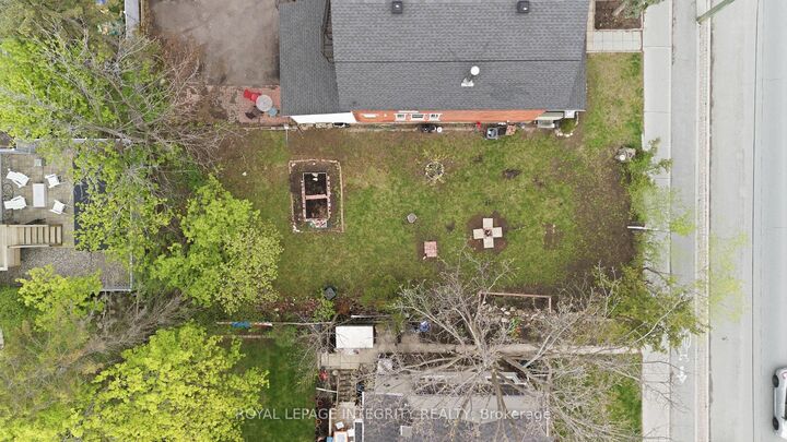 Property Photo:  516 Churchill Avenue N  ON K1Z 5E4 
