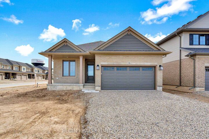 79 Hemlock Crescent — photo 1