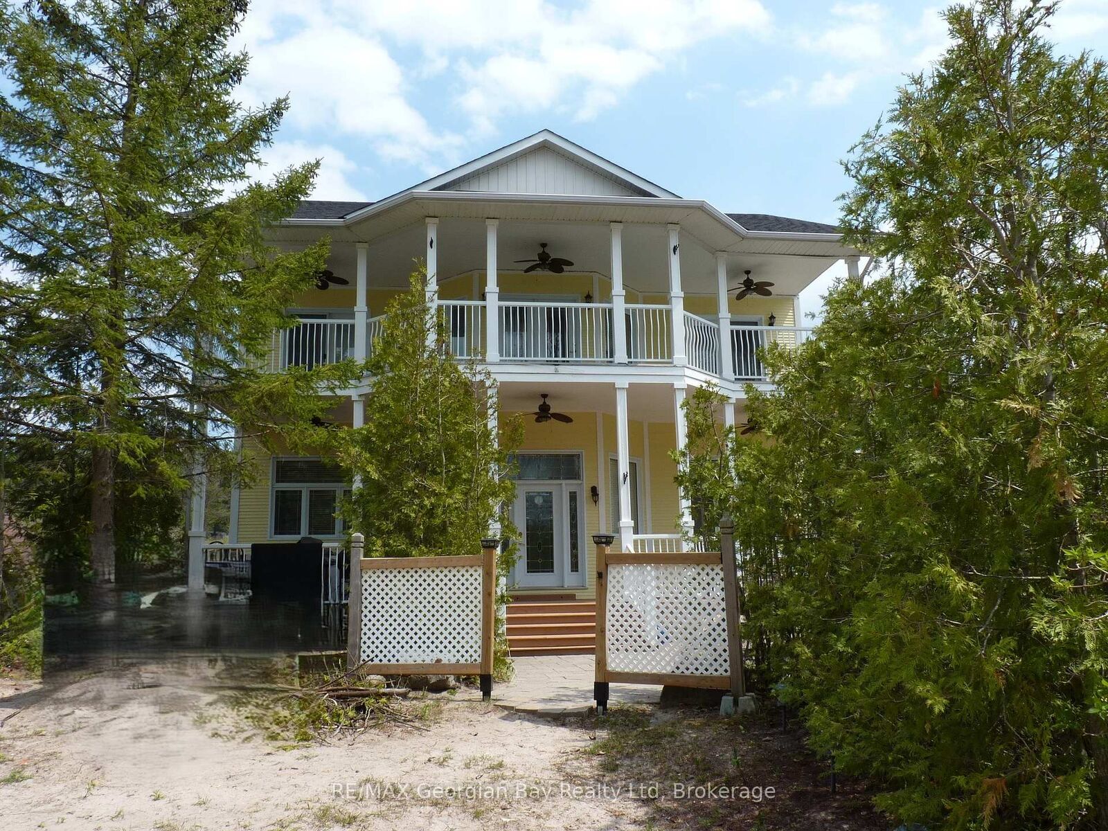 Property Photo: 1107 Tiny Beaches Road S ON L0L 2T0