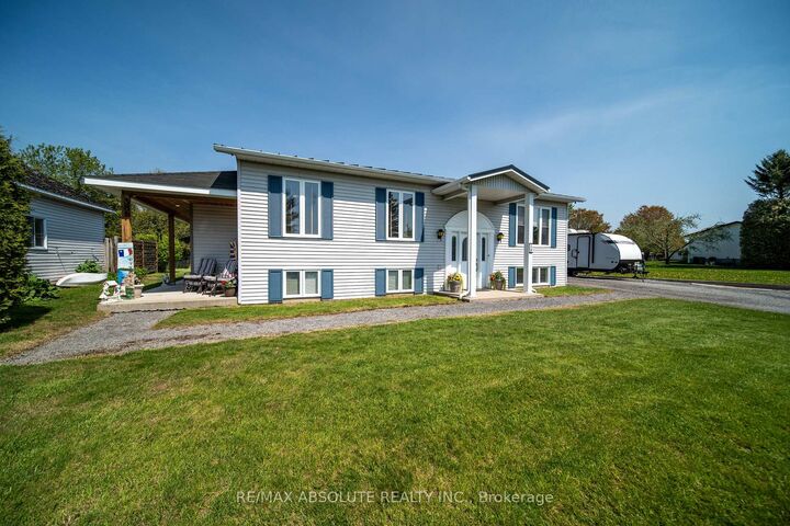 Property Photo: 38 Duchesse Crescent ON K0A 2M0