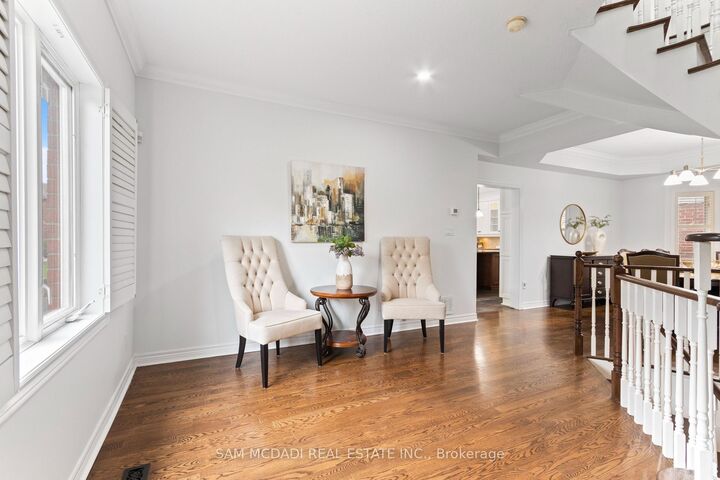 Property Photo: 964 Queen Street W ON L5H 4J7