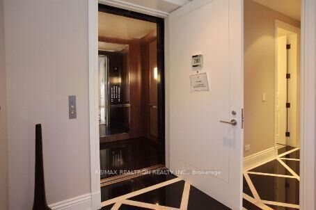 Property Photo: 183 Wellington Street W 2303 ON M5V 0A1