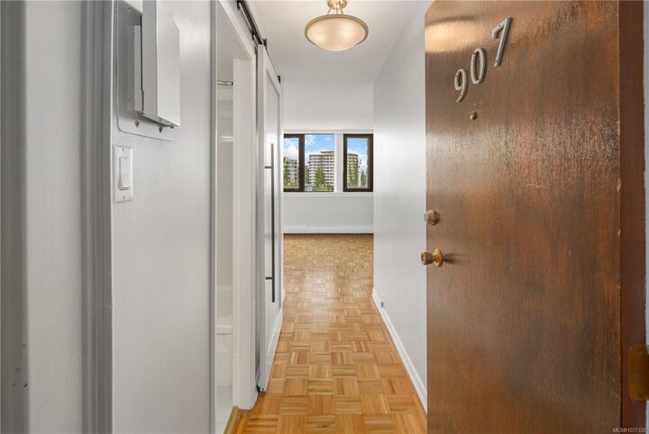 Property Photo:  647 Michigan St 907  BC V8V 1S9 