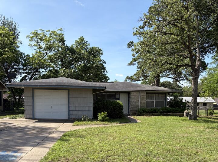 Property Photo:  2109 Murray Avenue  TX 76567 