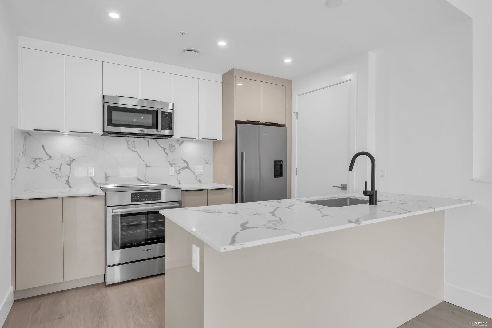 Property Photo: 2250 E 1st Avenue 315 BC V5N 1B6