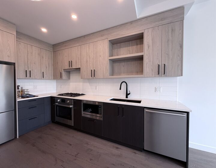 Property Photo:  6859 Cambie Street 506  BC V6P 0M4 