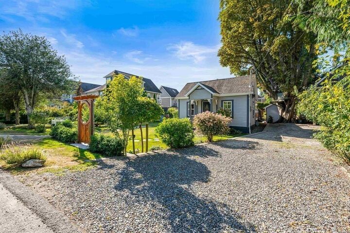 Property Photo: 4806 48 Avenue BC V4K 1V1