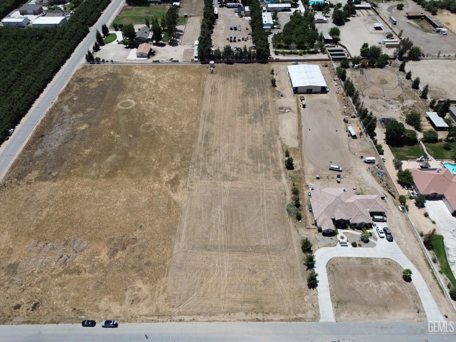 Property Photo:  6621 Ryan Park Court  CA 93313 
