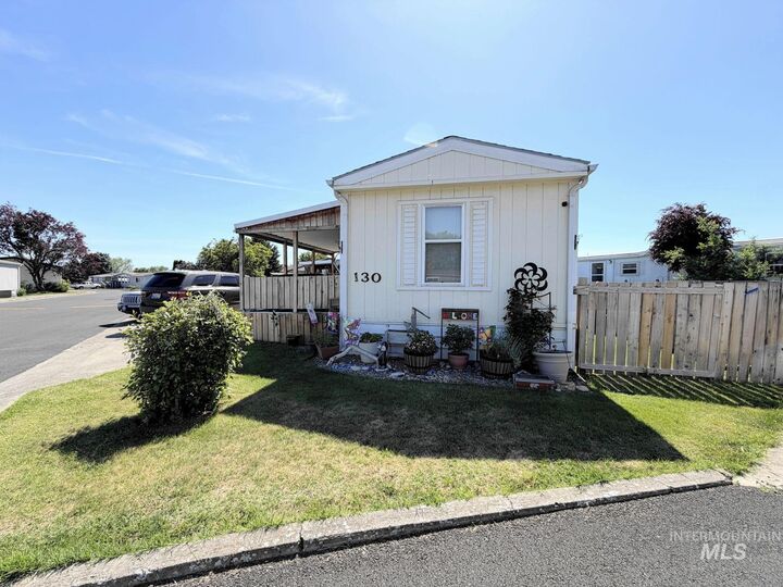 Property Photo:  2015 6th Ave 130  WA 99403 