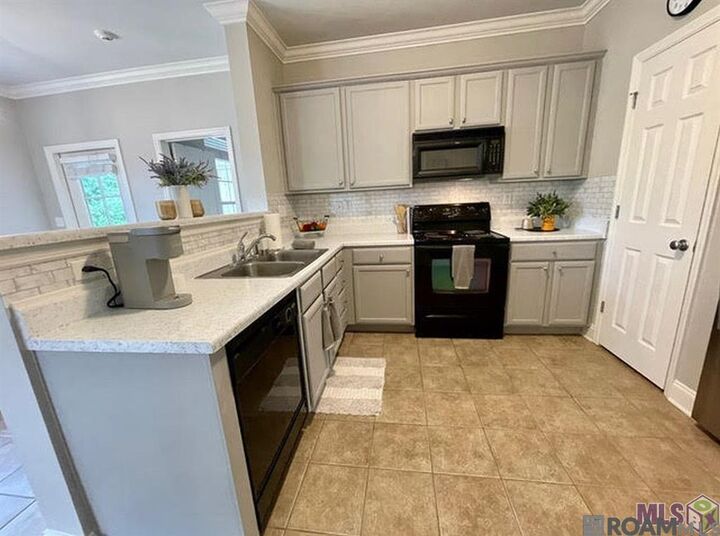 Property Photo: 900 Dean Lee Dr #101 LA 70820