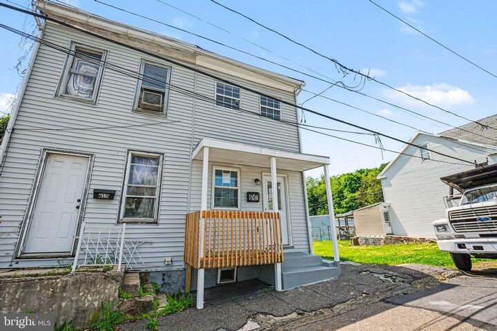 Property Photo: 617 N 7th Street PA 17901