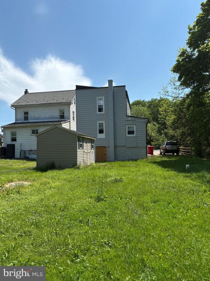 Property Photo: 326 Vinemont Road PA 17569