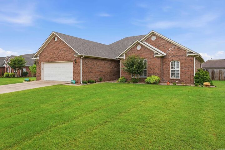 Property Photo:  2 Abbie Drive  AR 72173-8048 