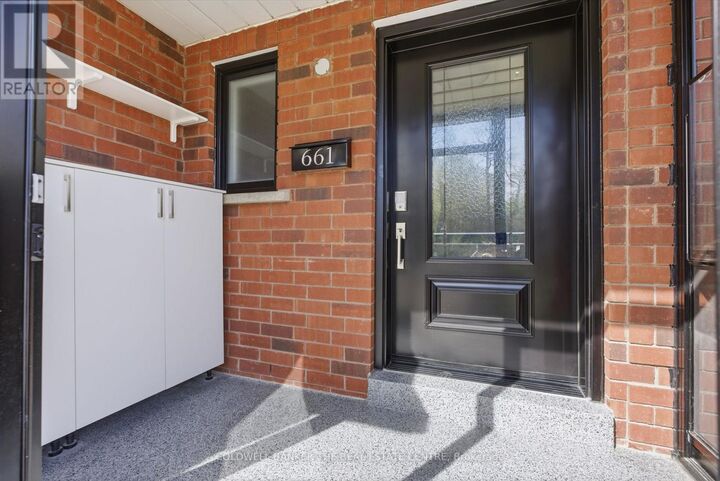 Property Photo: 661 Fothergill Boulevard ON L7L 6E5