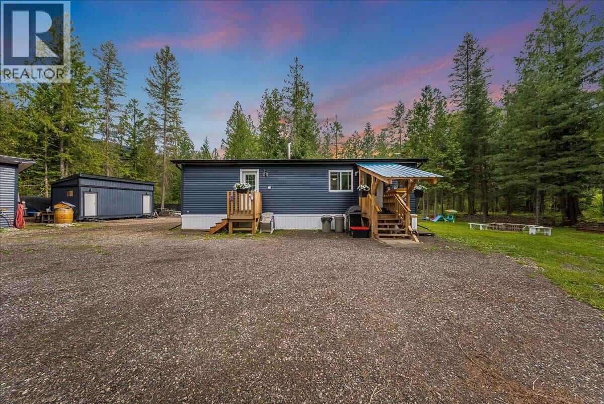 Property Photo: 118 Liness Road BC V0G 1Z0