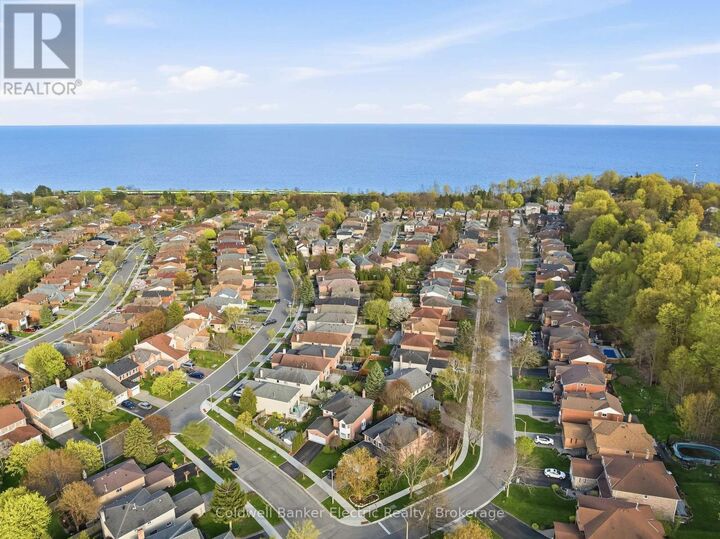 Property Photo:  106 Greybeaver Trail  ON M1C 4V3 