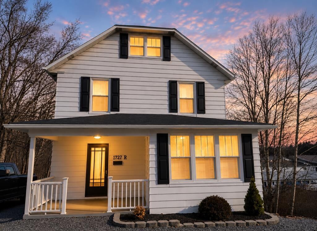 Property Photo:  1727 R Scalp Ave  PA 15904 
