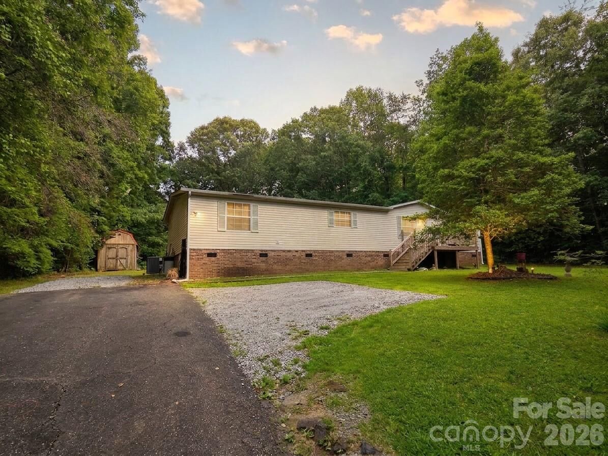 Property Photo: 1276 Forest Ridge Road NC 28016