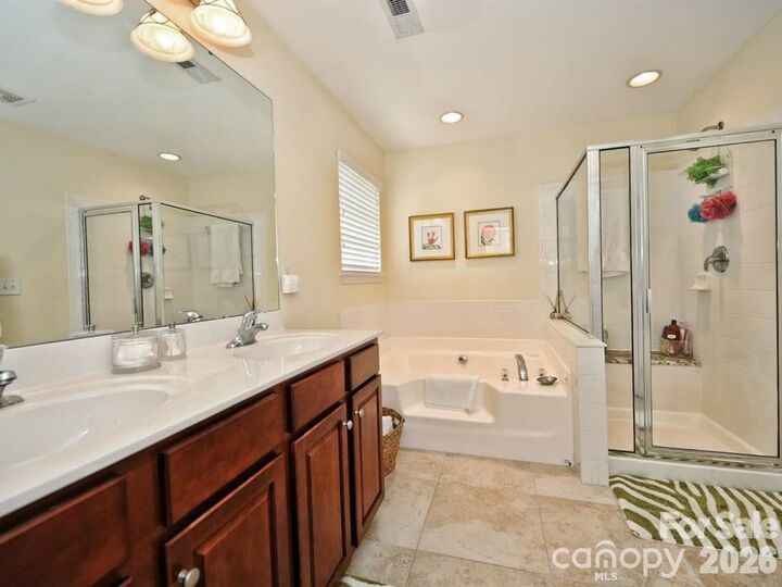 Property Photo: 10412 Berkeley Woods Lane NC 28277