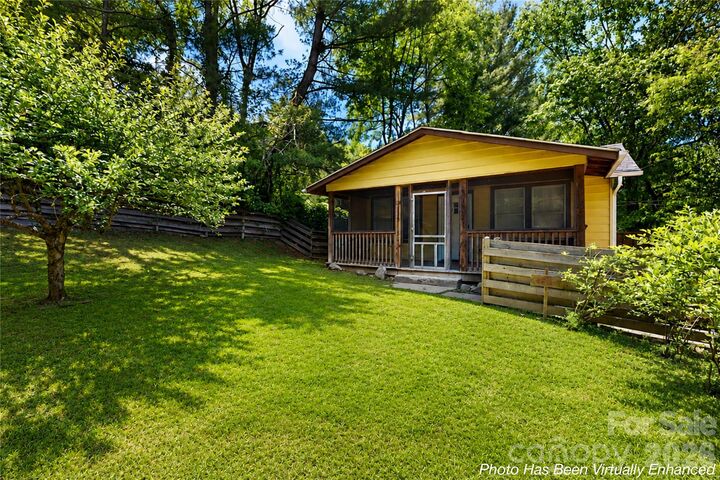 Property Photo:  33 Euclid Boulevard  NC 28806 