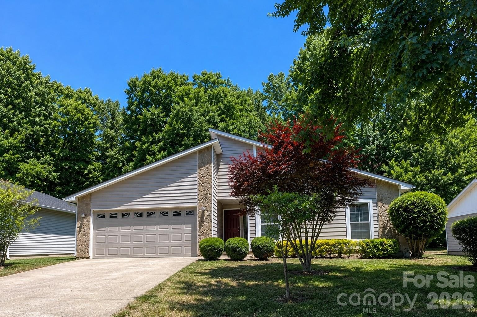 Property Photo: 7636 Eastbourne Road NC 28227