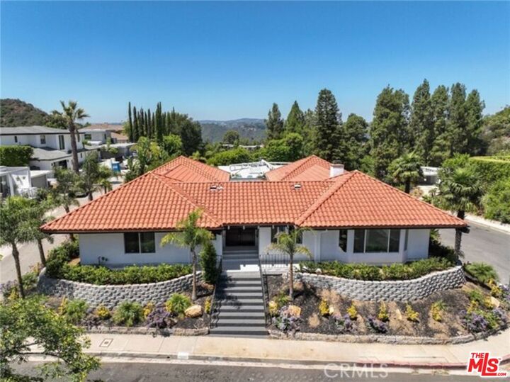 Property Photo:  2199 Summitridge Dr  CA 90210 