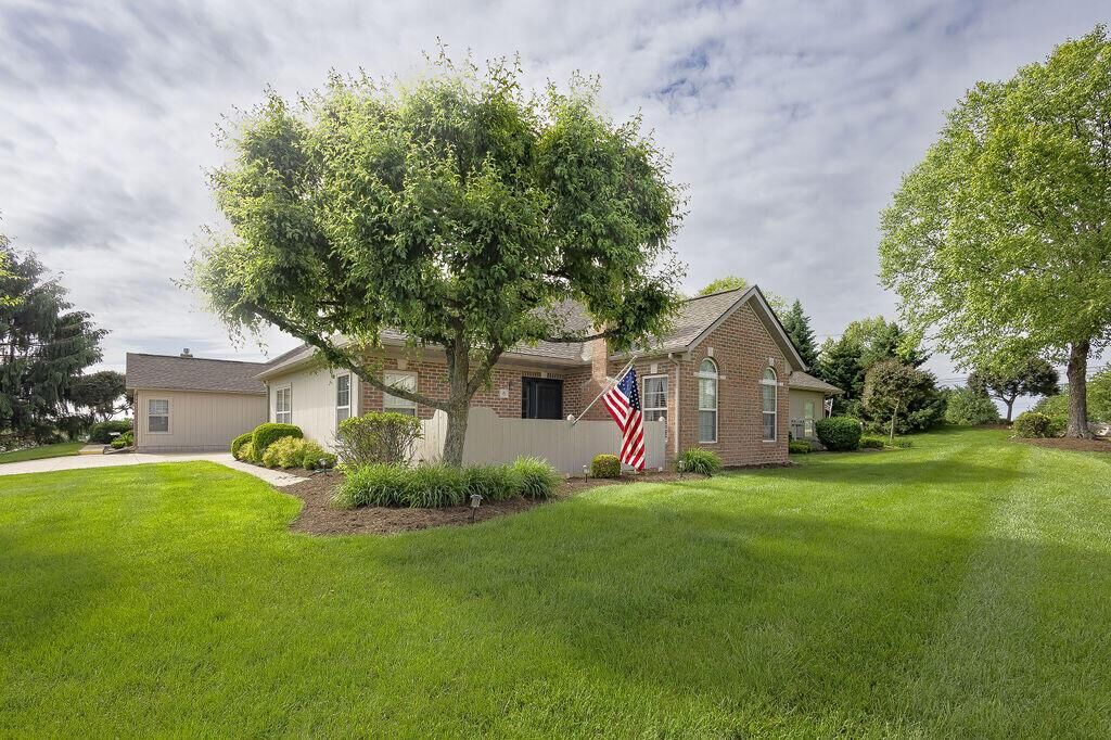 Property Photo: 6 Woodberry Drive OH 43050