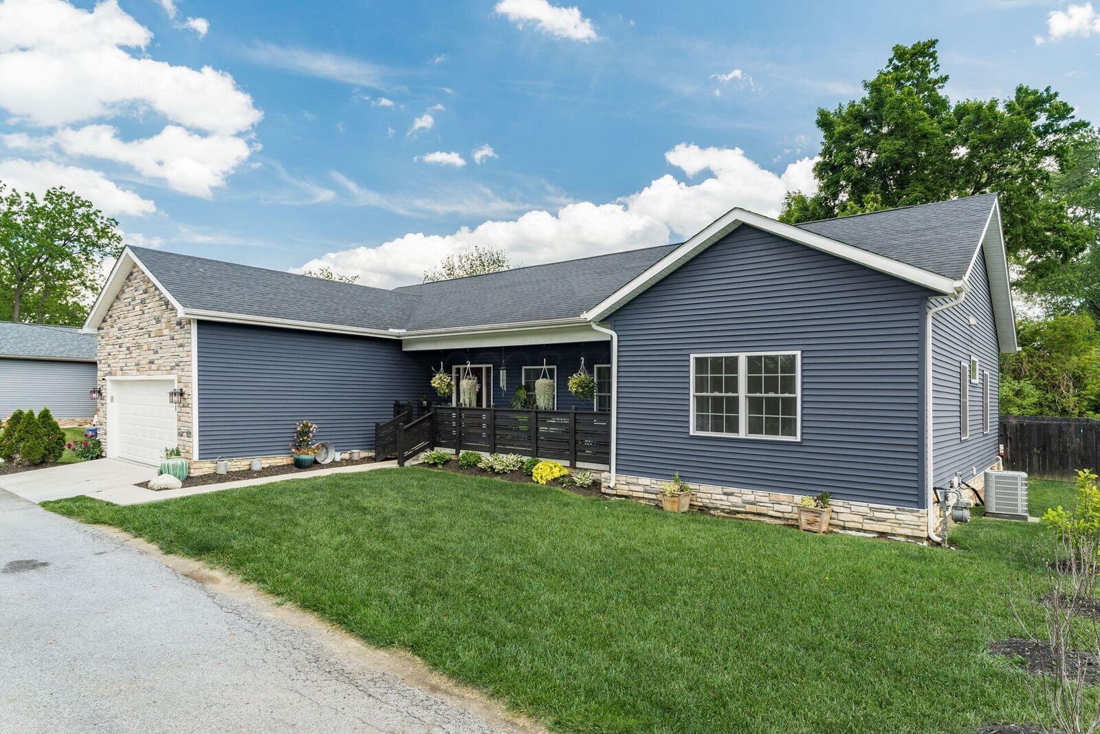 Property Photo: 431 W Johnstown Road OH 43230