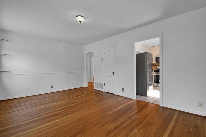 Property Photo:  239 N Kellner Road  OH 43209 