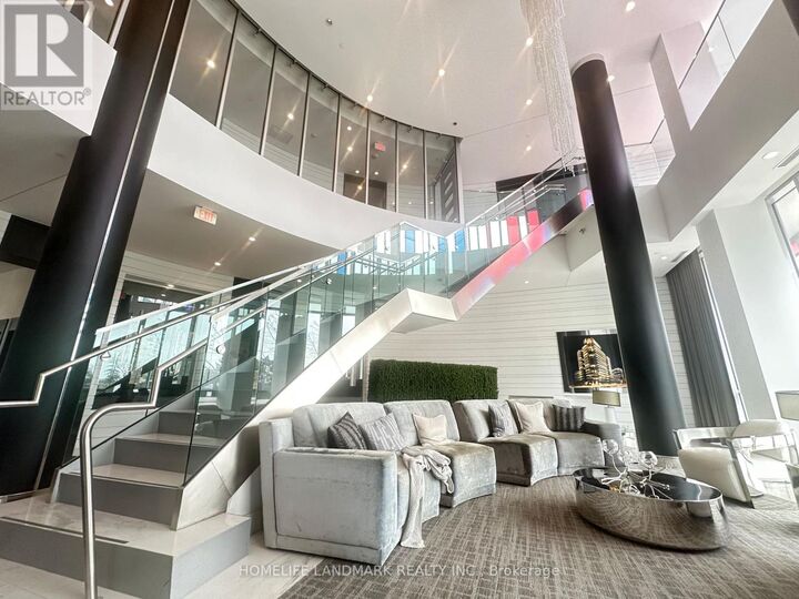 Property Photo: 9471 Yonge Street 745 ON L4C 1V4