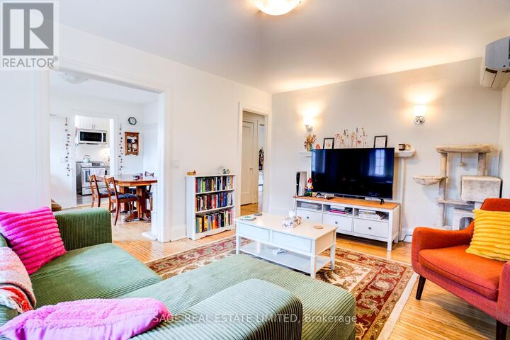 Property Photo: 48 Lawton Boulevard 15 ON M4V 1Z5