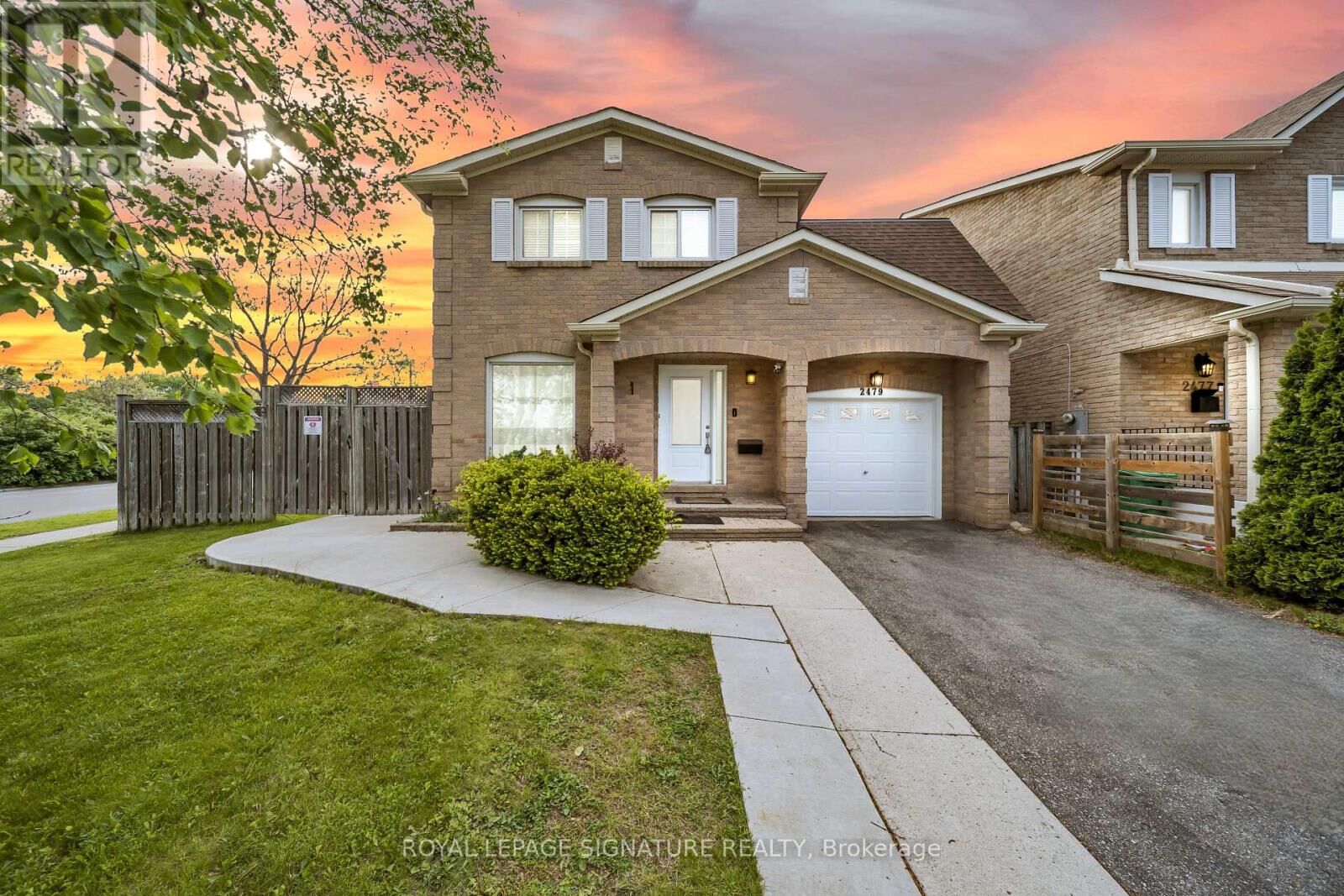 Property Photo:  2479 Grindstone Court  ON L5L 3K8 