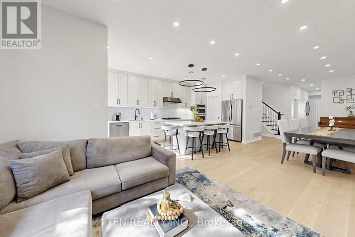 Property Photo:  8 Lander Crescent  ON L4J 8R3 