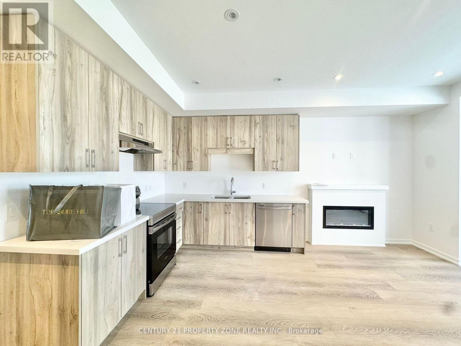 Property Photo:  49 Kingbird Common  ON N1R 5S2 