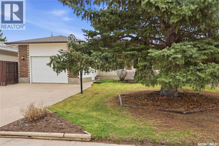 Property Photo:  43 Springstein Avenue  SK S4R 7J4 