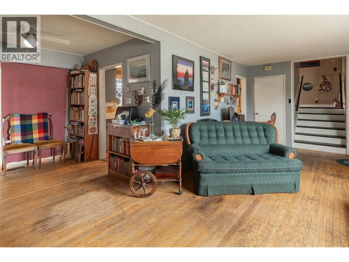 Property Photo: 2150 Burnett Street BC V1Y 2T6