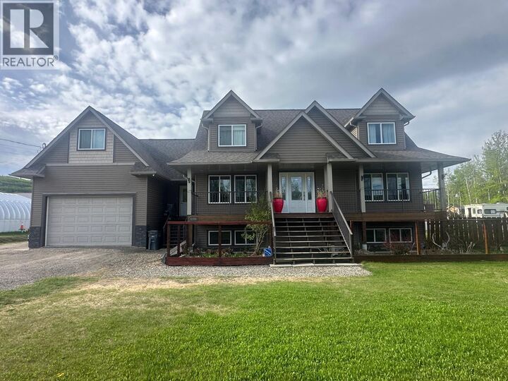 4105 52 Avenue Northeast — photo 1