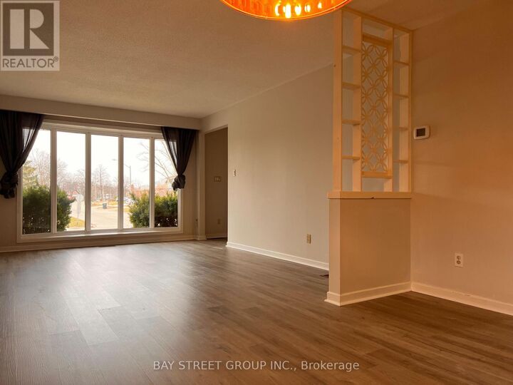 Property Photo: 3195 Valmarie Avenue ON L5C 2A4