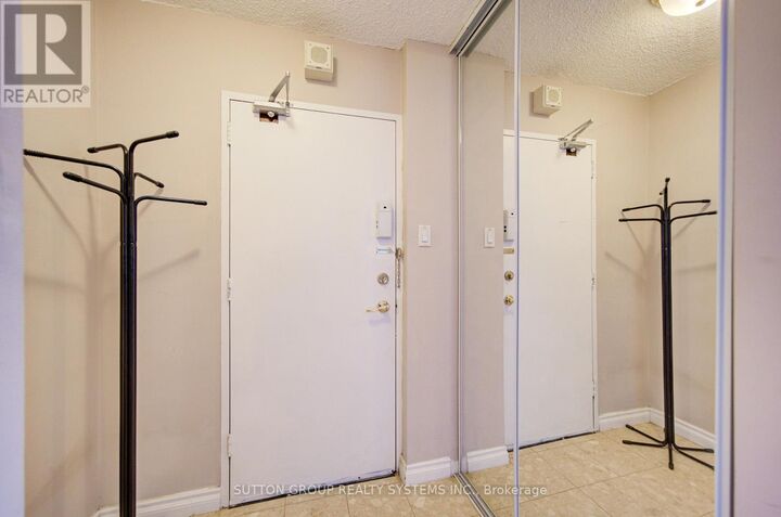 Property Photo:  10 Muirhead Road 806  ON M2J 4P9 