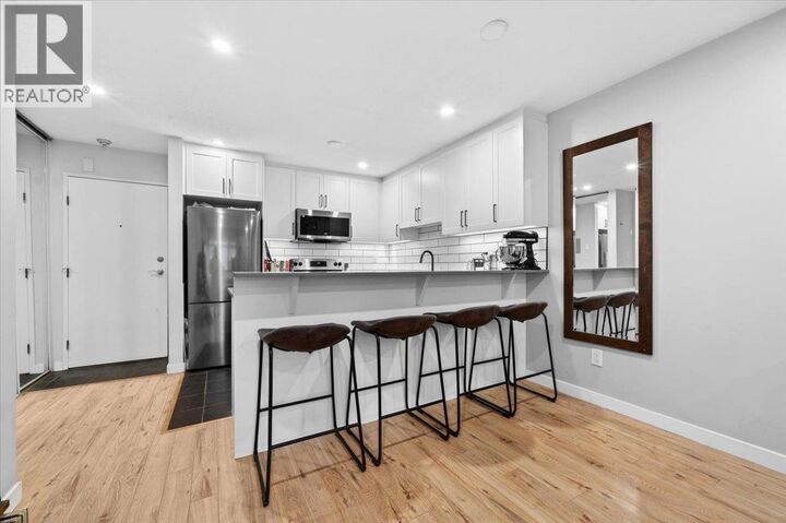 Property Photo:  1122 King Albert Avenue 101  BC V3J 1X7 