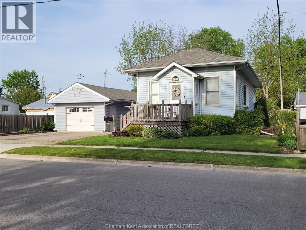 Property Photo:  407 Albert Street  ON N8A 1Y3 
