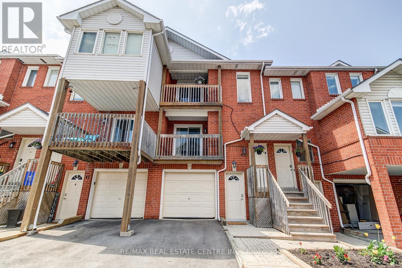 Property Photo:  49 Wylie Circle East  ON L7G 5L9 