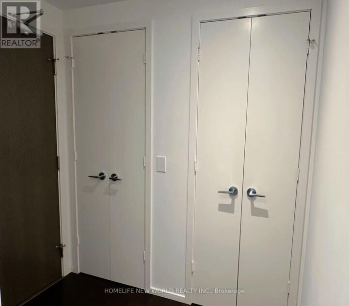 Property Photo:  101 Charles Street East 1306  ON M4Y 0A9 