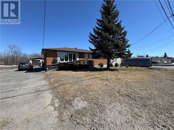 Property Photo:  2600 Municipal Road Unit# Upper  ON P3N 1K6 