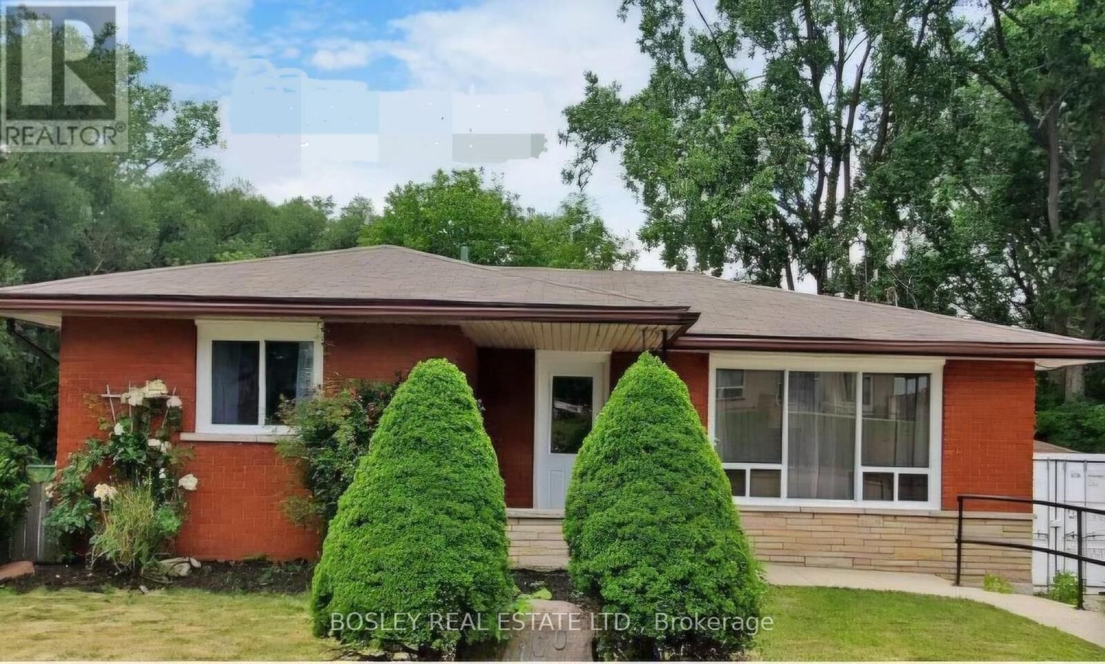 Property Photo:  100 Fairway Road North  ON N2A 2N5 