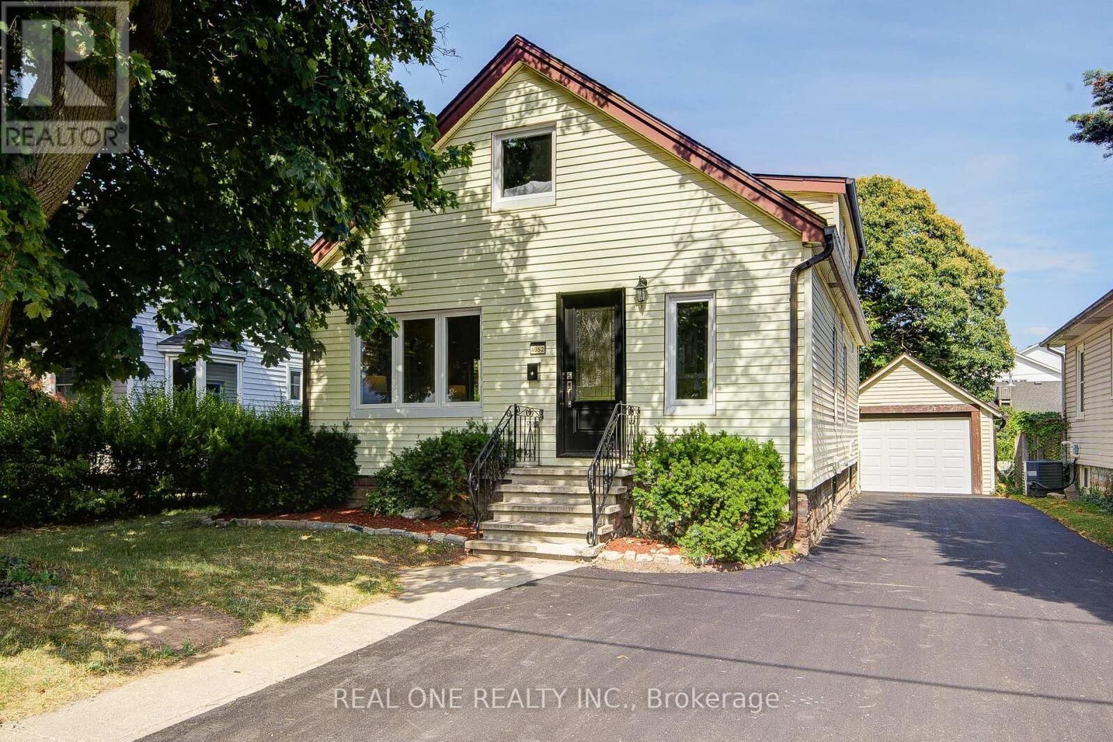Property Photo:  4052 St James Avenue  ON L2E 6H6 