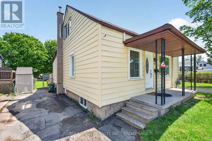 Property Photo:  611 Alfred Street  ON K7K 4J8 