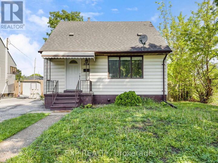 Property Photo:  2114 Girardot Street  ON N9B 1R2 