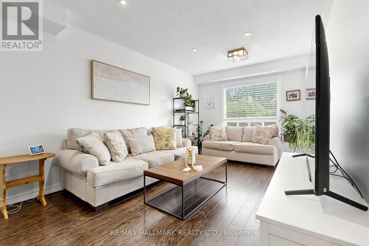 Property Photo:  10 Bassett Boulevard 189  ON L1N 9C7 